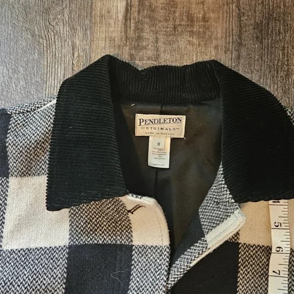 Pendelton virgin wool plaid coat - Picture 6 of 9